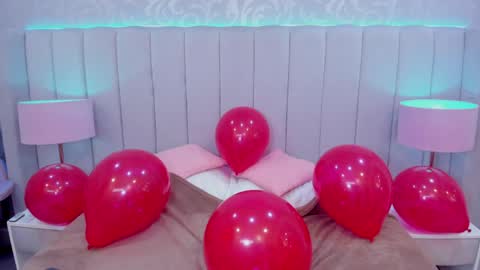 Ravenfox  online show from April 10, 6:30 am