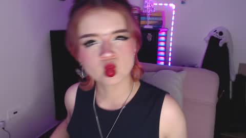 raventh_ online show from February 18, 11:41 pm