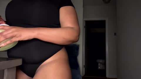 raventhebigbodybitch online show from February 19, 1:29 am