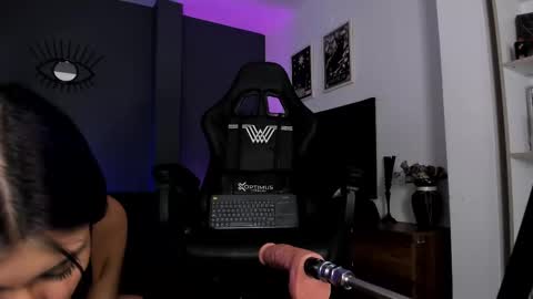 Snapshot of ravenwitch_ chatting on September 12, 10:56 pm Raven Witch online show from September 12, 10:56 pm