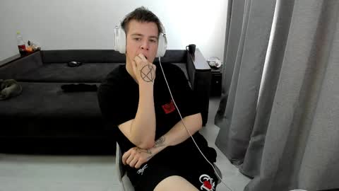 Ray online show from April 8, 7:11 am