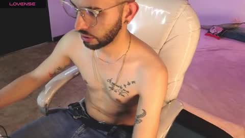 rayan_ortiz online show from November 15, 6:15 am