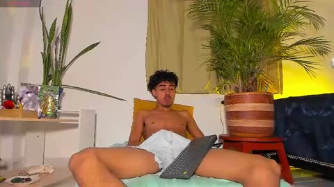 Rayn online show from March 7, 5:38 pm