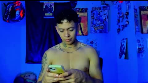 Snapshot of raymondstonee chatting on September 22, 3:21 am Raymond Stonee online show from September 22, 3:21 am