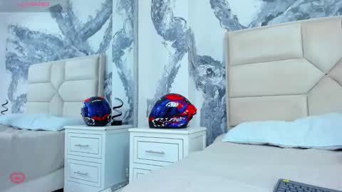 Snapshot of raymondstonee chatting on January 21, 4:05 pm Raymond Stonee online show from January 21, 4:05 pm