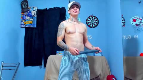 Snapshot of raymondstonee chatting on March 12, 4:08 am Raymond Stonee online show from March 12, 4:08 am