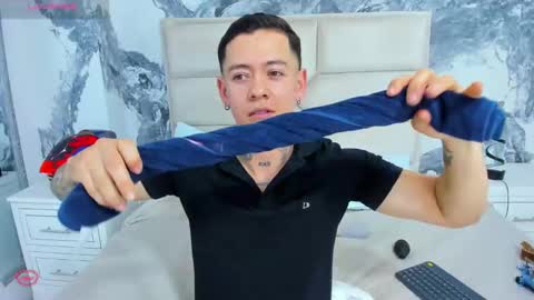 Snapshot of raymondstonee chatting on January 21, 7:06 pm Raymond Stonee online show from January 21, 7:06 pm