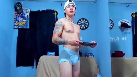 Snapshot of raymondstonee chatting on March 6, 11:09 pm Raymond Stonee online show from March 6, 11:09 pm