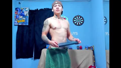 Snapshot of raymondstonee chatting on February 25, 10:20 pm Raymond Stonee online show from February 25, 10:20 pm