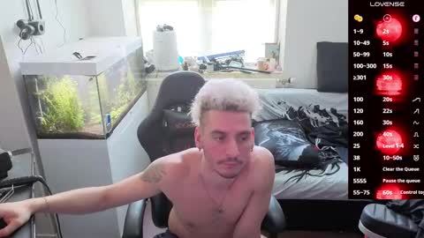 Rayzel online show from March 9, 12:54 pm