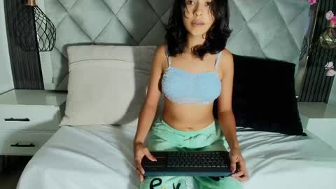 DONCELLA online show from May 17, 1:53 pm