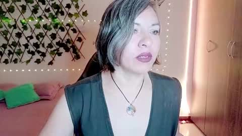 Rebbeca online show from December 1, 10:35 am