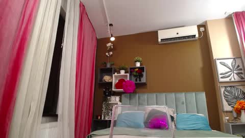 rebecablackx online show from February 18, 4:58 am