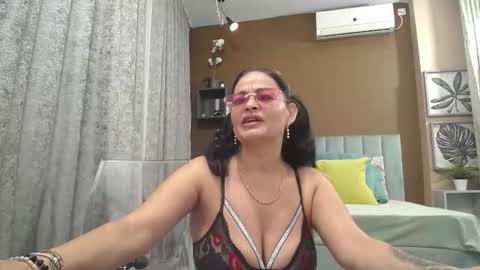 rebecablackx online show from October 19, 4:17 am