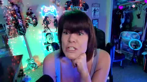 Rebecca Love online show from January 7, 10:15 pm