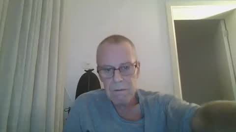 Rene online show from April 13, 9:08 pm