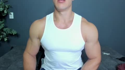 twitter REECET26 instagram RECCETAYLOR online show from December 22, 11:44 pm