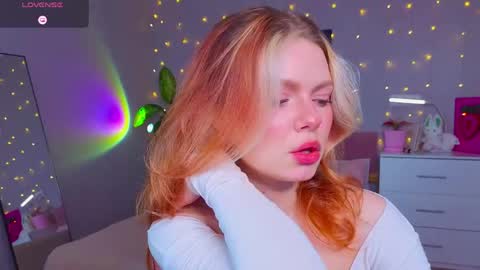 red__candy online show from April 12, 11:03 am