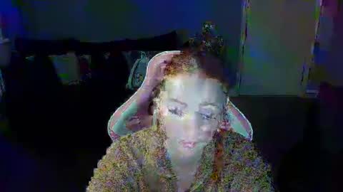 Snapshot of red_firesquirt chatting on January 7, 10:52 pm Red -  online show from January 7, 10:52 pm