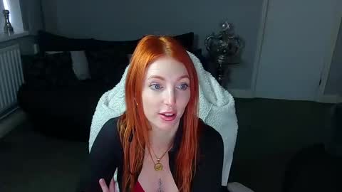 Snapshot of red_firesquirt chatting on January 28, 2:42 pm Red -  online show from January 28, 2:42 pm