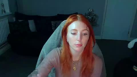 Snapshot of red_firesquirt chatting on January 28, 9:40 pm Red -  online show from January 28, 9:40 pm