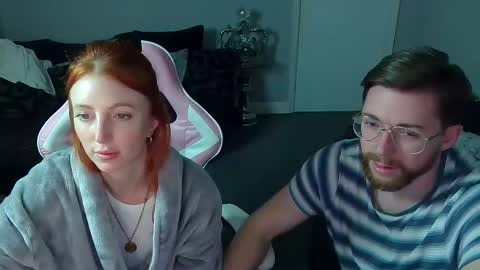 Snapshot of red_firesquirt chatting on January 13, 9:42 pm Red -  online show from January 13, 9:42 pm