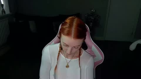 Snapshot of red_firesquirt chatting on January 29, 2:32 pm Red -  online show from January 29, 2:32 pm