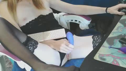 Red online show from November 26, 7:10 pm