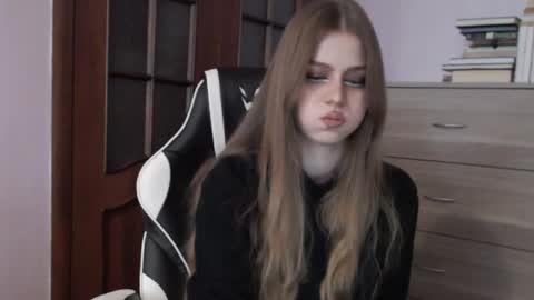 Lily online show from May 23, 2:51 am