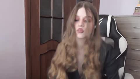 Lily online show from October 25, 3:07 am