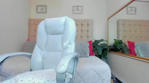 Lupe online show from March 6, 6:30 am