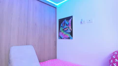 redski77 online show from November 16, 7:32 am