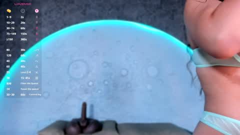 reiinachloe online show from April 3, 5:20 pm