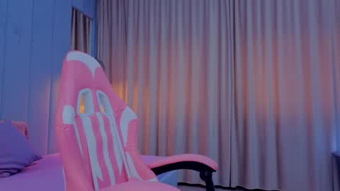 reina cummings online show from November 9, 6:50 am