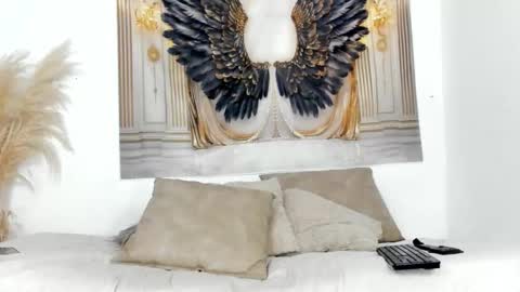 Laura online show from October 9, 2:28 am