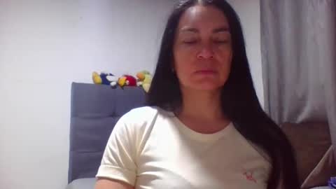 renata_hot1 online show from April 11, 12:37 am