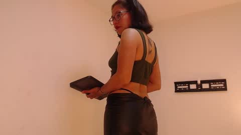 Snapshot of renataj chatting on October 21, 9:18 pm renataj online show from October 21, 9:18 pm