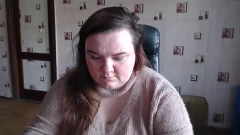 renataoia online show from February 28, 12:09 pm