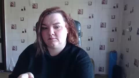 renataoia online show from April 25, 10:39 am