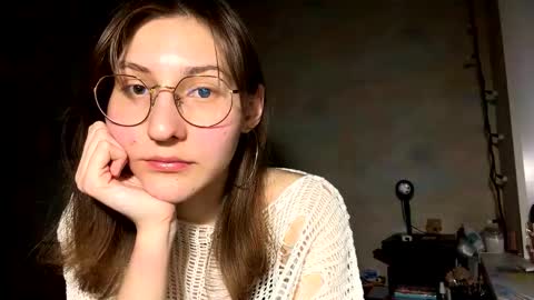 Mia online show from February 6, 6:43 pm