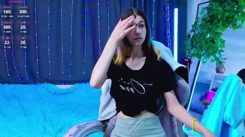 Christina online show from June 28, 5:09 pm