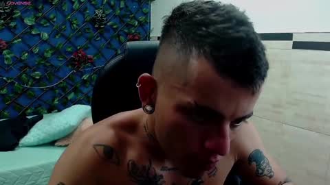 R E N E  online show from February 9, 5:40 am