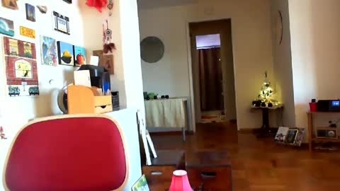 Residentofthecity online show from March 3, 9:37 pm