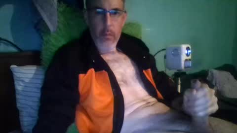 reyes_albert2006 online show from November 7, 10:50 am