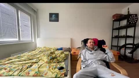 ricciardio online show from October 9, 8:20 am