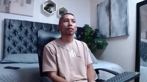 richar_voller online show from October 19, 1:05 pm