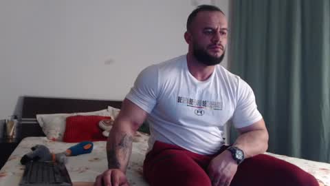 Snapshot of rickymiami1 chatting on February 3, 7:31 pm rickymiami1 online show from February 3, 7:31 pm