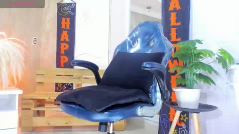 RicoBrowm online show from October 31, 6:25 am