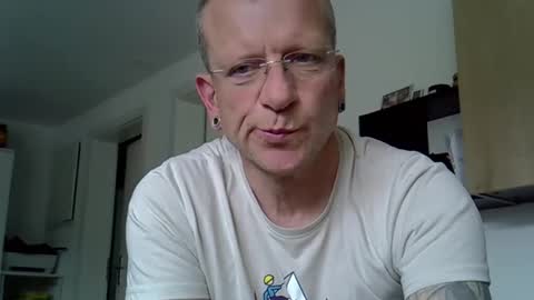 ricogumpi online show from May 5, 2:34 pm