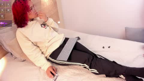 Sara online show from April 6, 10:38 am